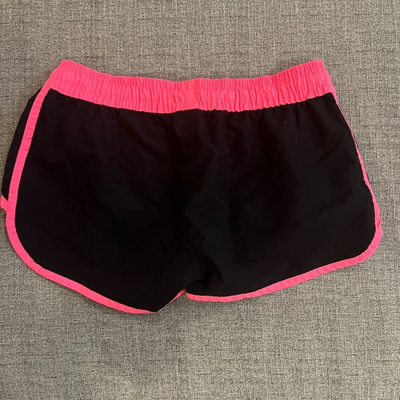 Black & hotPink retro shorts small - Picture 3 of 4